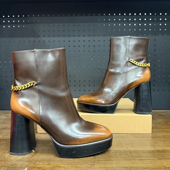 Used W/ Damaged Box! Women's Micheal Kors Platform Leather Bootie Size 10 - Picture 1 of 5